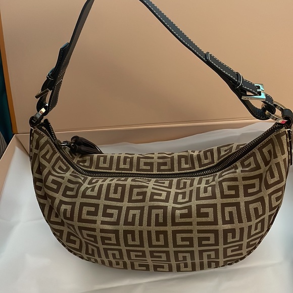 SoldâAuthentic GIVENCHY Cut Monogram Shoulder Bag - Picture 16 of 16